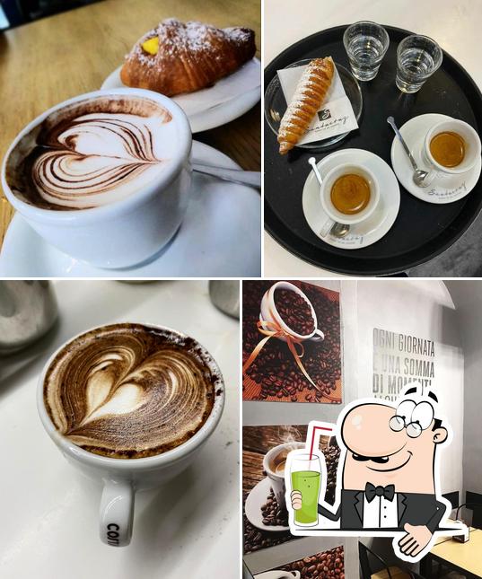 Goditi un drink a Caffè Della Posta