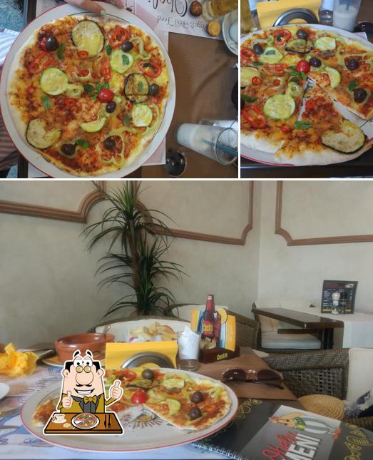 Order pizza at Obelix Pizzeria