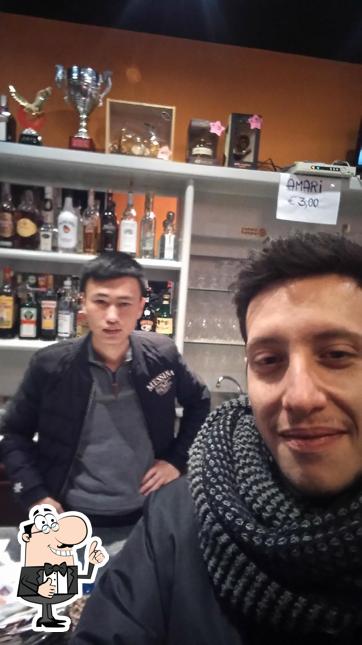 Guarda la immagine di Bar Al Via Vai Di Cai Gaorong