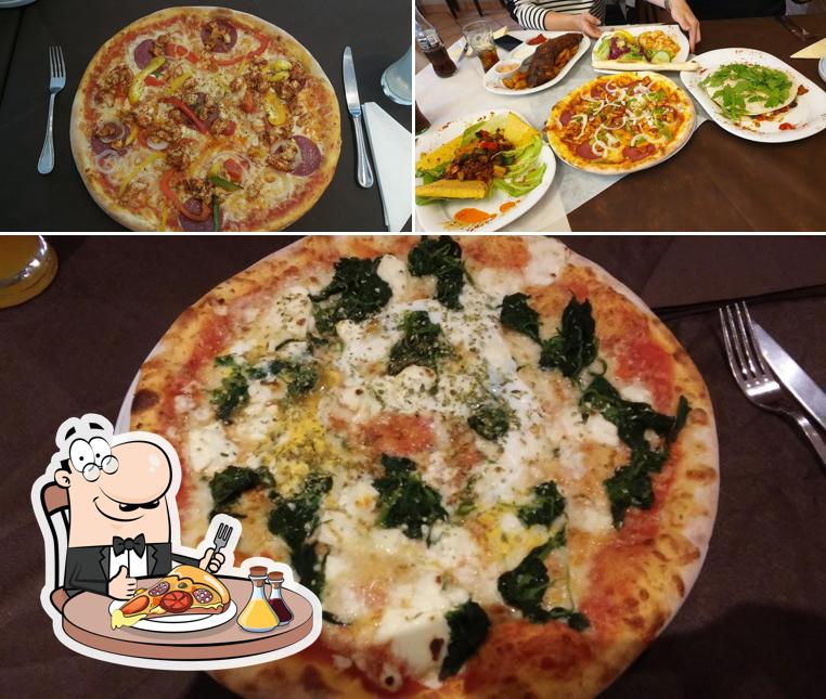 Try out pizza at El Paso - mexikanisches Restaurant - Pizzeria