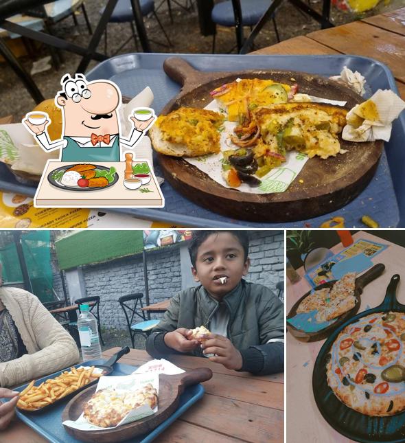 Food at Pizza box