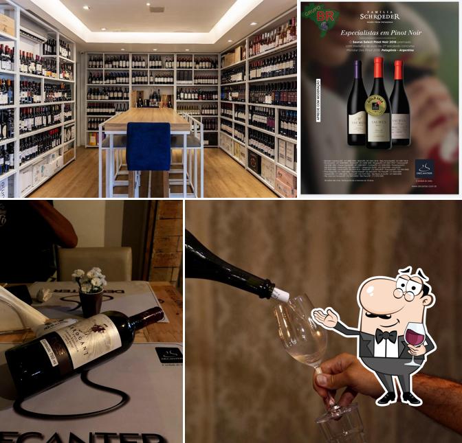É agradável tomar uma taça de vinho no Decanter Salvador