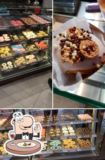 Dunkin' Donuts, Amsterdam, Warmoesstraat 167 Restaurant menu and reviews