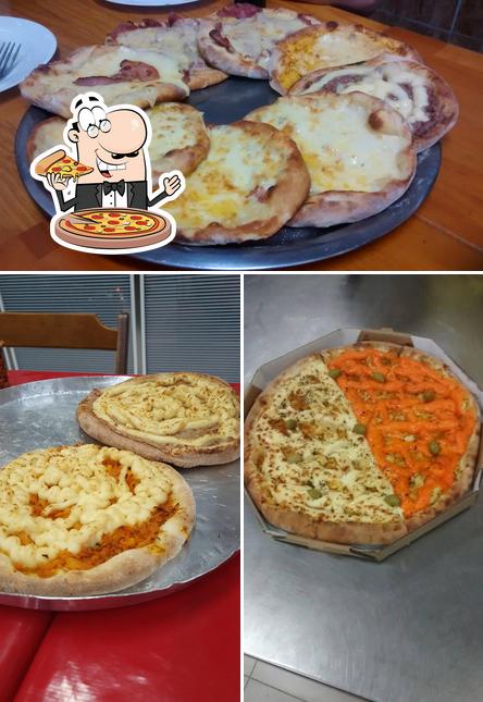 Caricas Pizzas e Esfihas restaurant, São Paulo, R. Edmundo Juventino ...