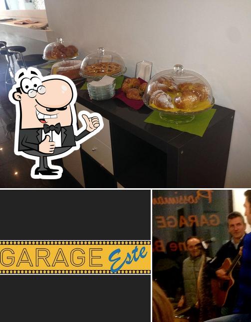 Vedi questa foto di Garage ESTE Wine Bar