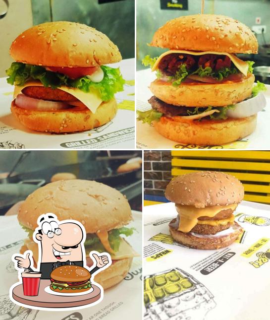 Hamburger at Wat-a-Burger! - India ka Burger