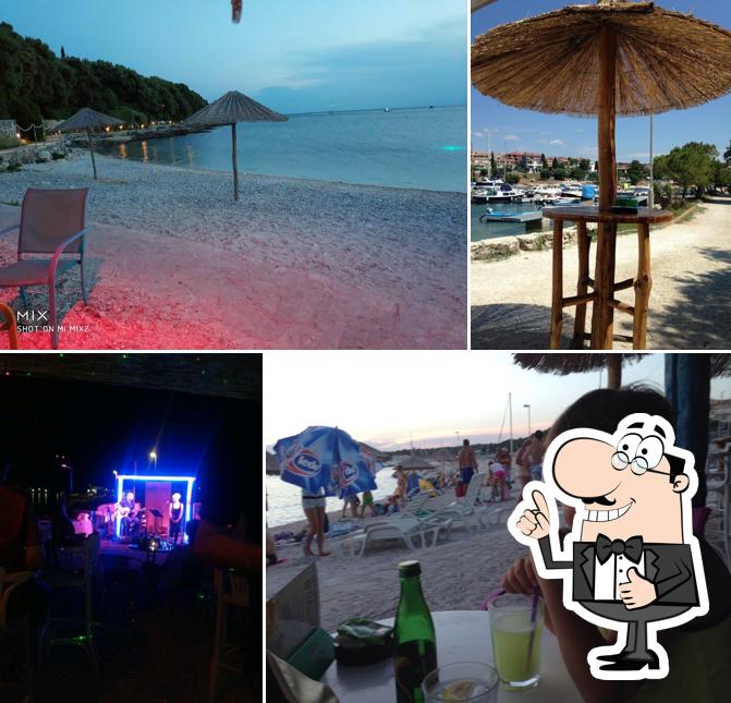 Voici une image de Batana Beach Bar