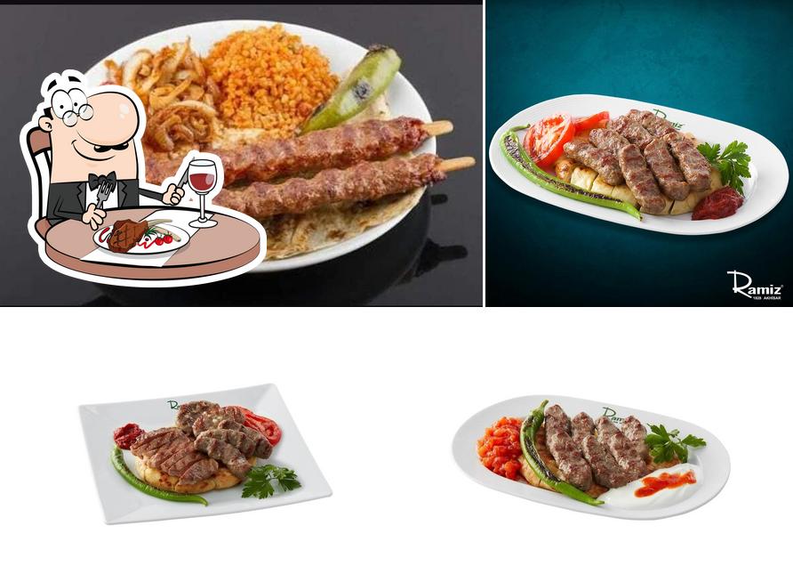 Отведайте мясные блюда в "Kofteci Ramiz"