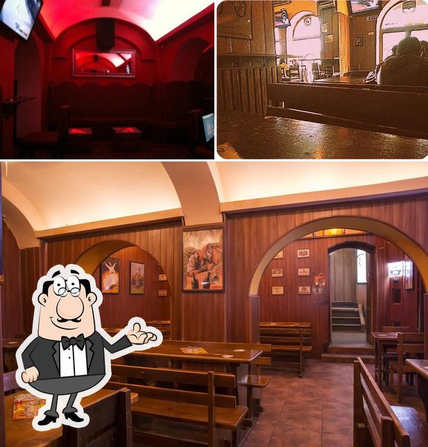 El interior de Oktoberfest Pub