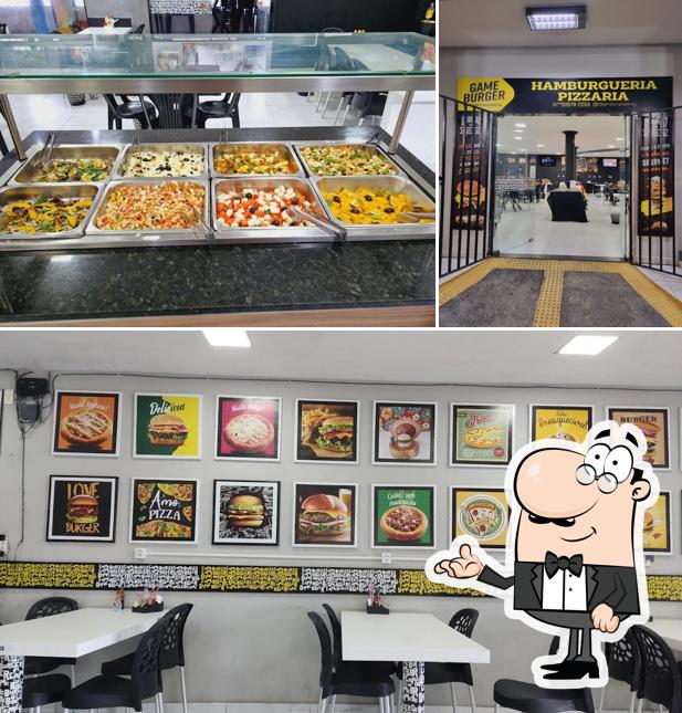 Esta é a imagem mostrando interior e comida no Game Burguer