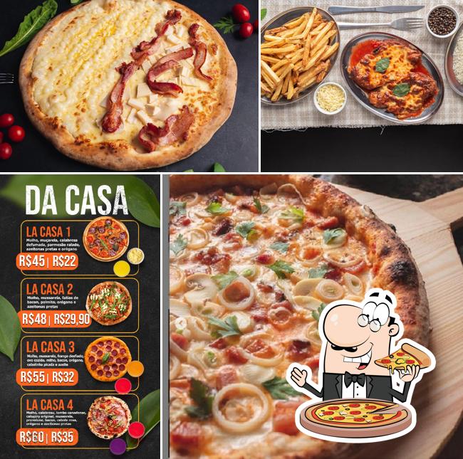 Peça diversos estilos de pizza