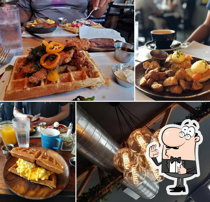 Met Her At A Bar in Los Angeles Restaurant menu and reviews