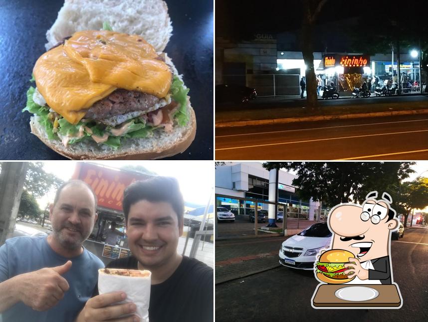 Hambúrguer em Fininho Lanches