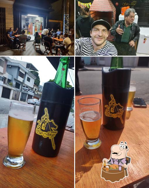 Peça um copo de cerveja leve ou escura