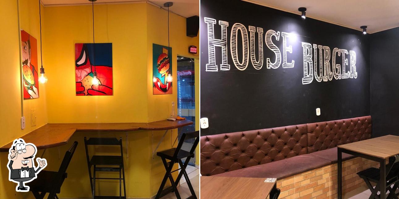 O interior do House 190 Burger Gourmet