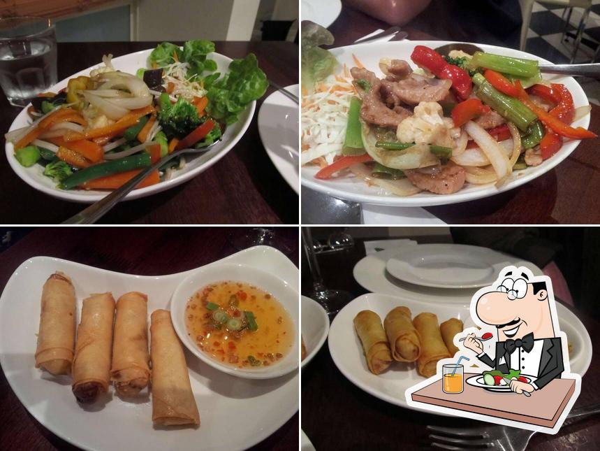 Food at Lion Thai