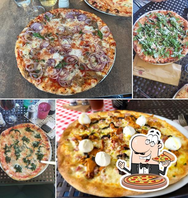 A Pizzeria Jolly, vous pouvez prendre des pizzas