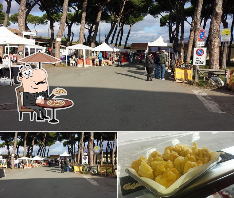 Tra le varie cose da Salvo Street Food Porchetta si possono trovare la esterno e cibo