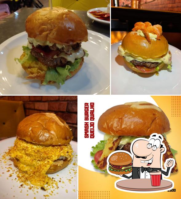 Delicie-se com um hambúrguer no Bulhões smash Burger