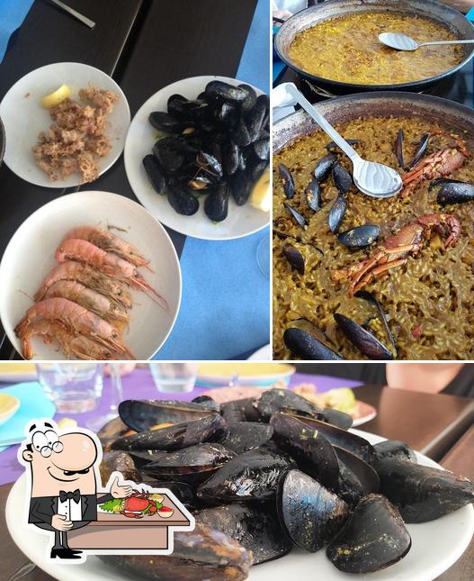 Get seafood at Restaurant La Bocana