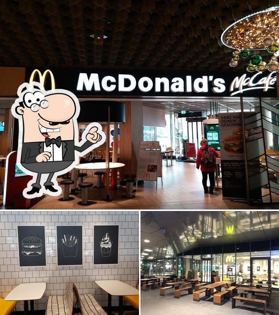 Siediti a un tavolo di McDonald's