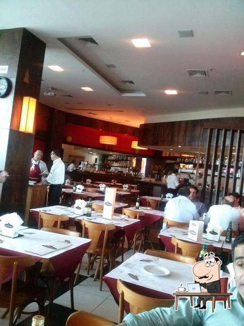 O interior do Boteco do Manolo - Shopping Via Brasil