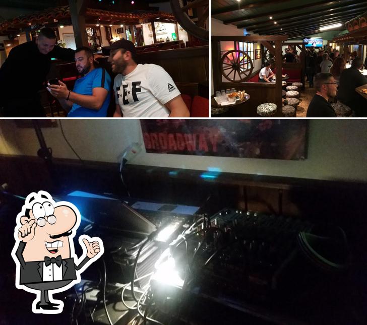 Gli interni di Bar Chez Mile