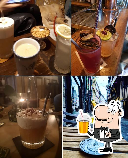 Le Petit Bar Cocktails