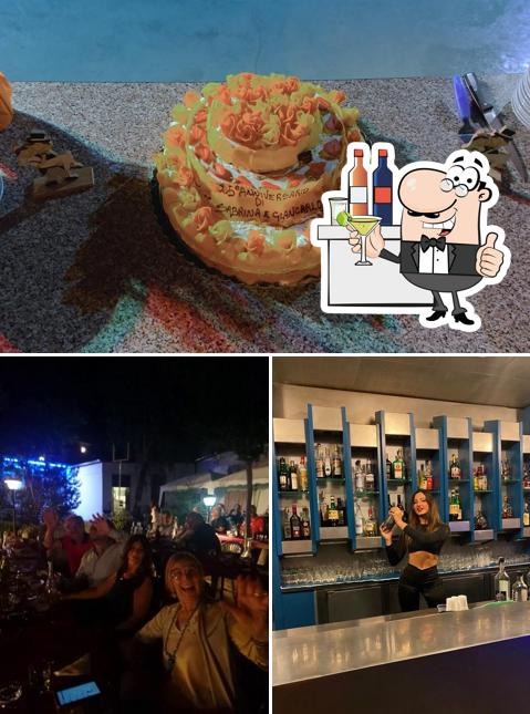 Dai un’occhiata alla immagine che mostra la bancone da bar e torta di Villageclub Carpignano Sesia