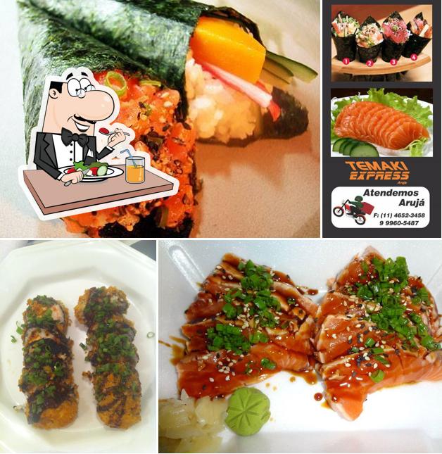 Platos en Tmaki Express