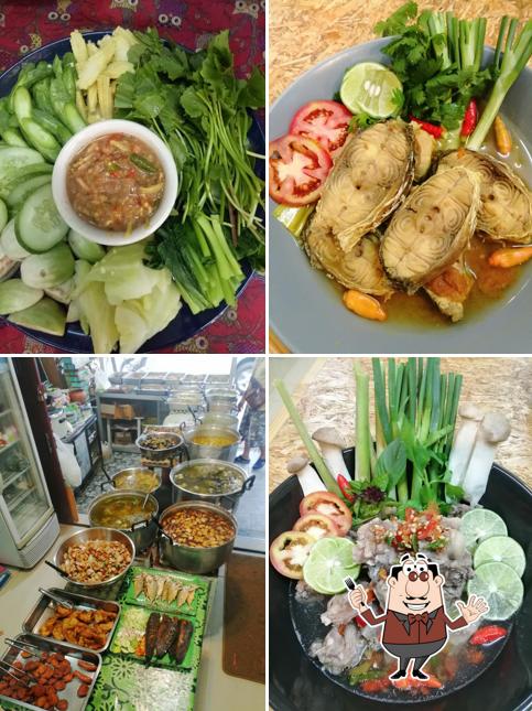 Food at ร้านข้าวแกงลุงชัย