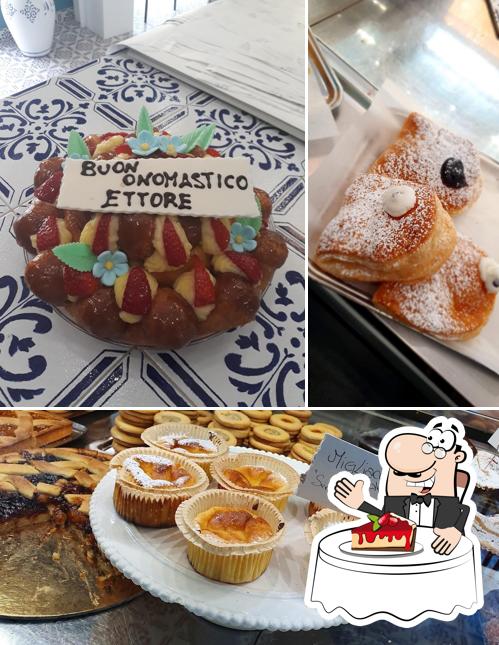 Pasticceria Napoletana offre une variété de desserts