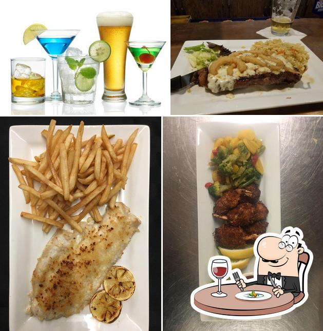 Estas son las imágenes que muestran comida y bebida en Woody's Bar and Grille