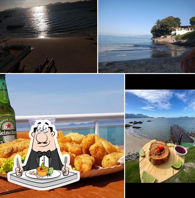 Entre diversos coisas, comida e exterior podem ser encontrados no Deck's Bar