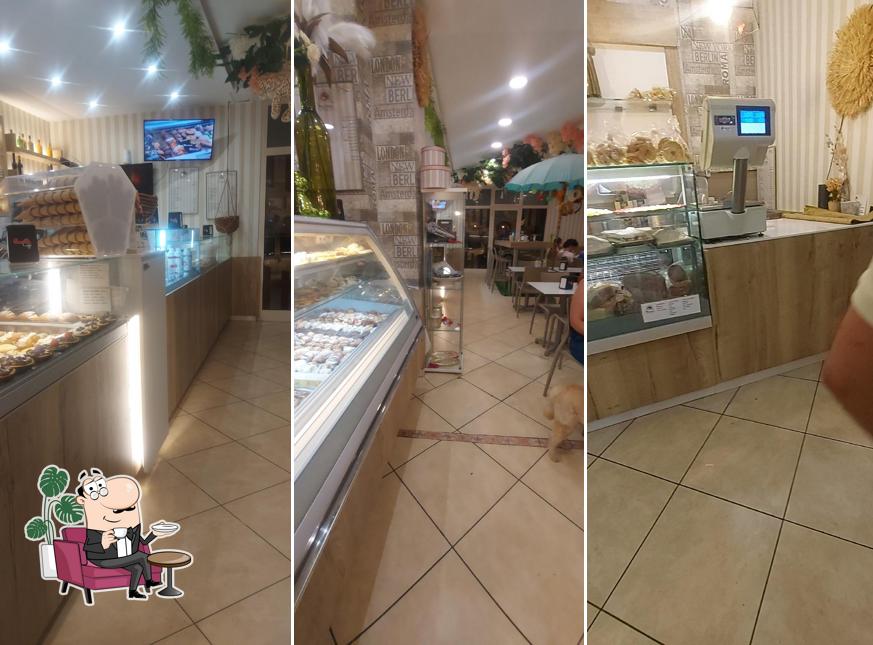 Siediti a un tavolo di Caffetteria e Pasticceria CARRASSI