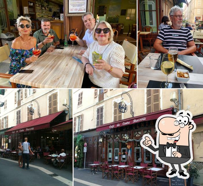 The interior of Café du centre "Chez Sissis"