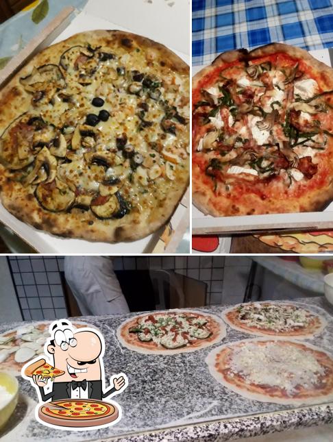 Scegli una pizza a Pizzeria Portavia Di Liggia Marina