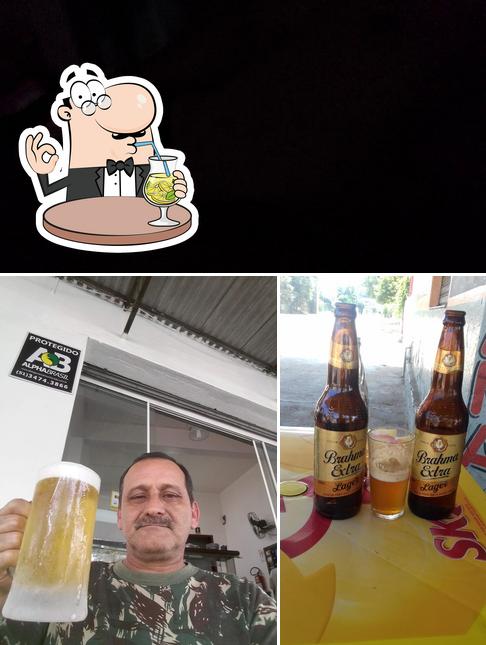 Entre diferentes coisas, bebida e exterior podem ser encontrados a Bar e Restaurante Copacabana