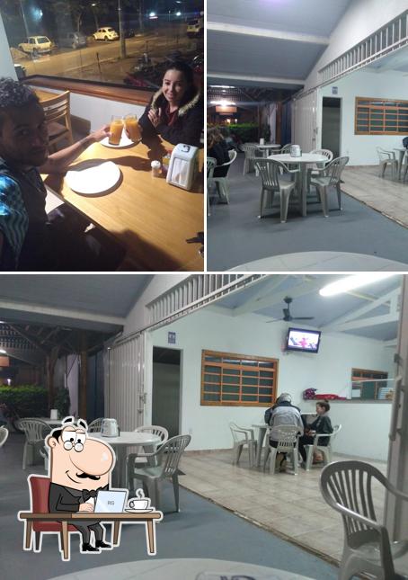 O interior do Ld Pizzaria