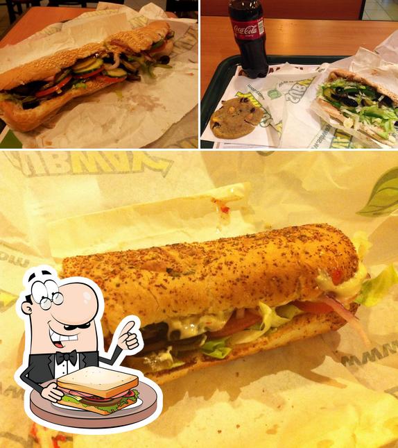 Tómate un sándwich en Subway