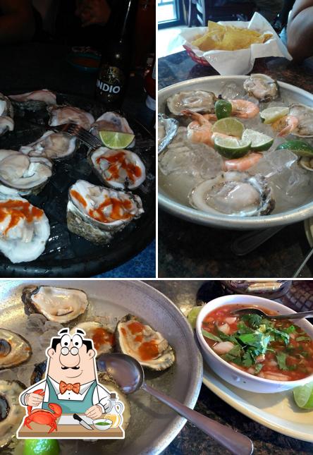 Try out seafood at El Pulpo