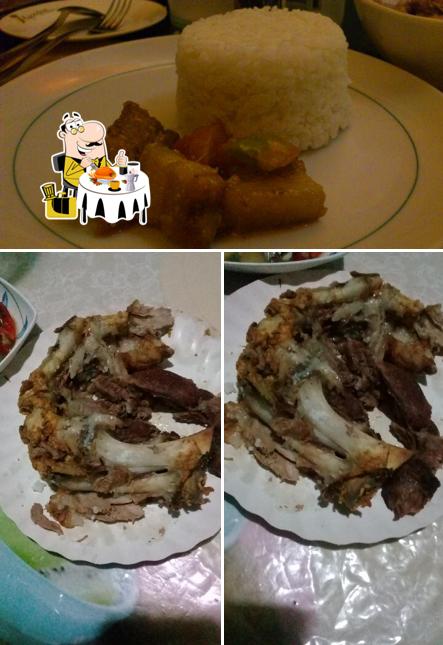 Food at Alejandro's Crispy Pata