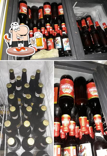 Peça um copo de cerveja leve ou escura