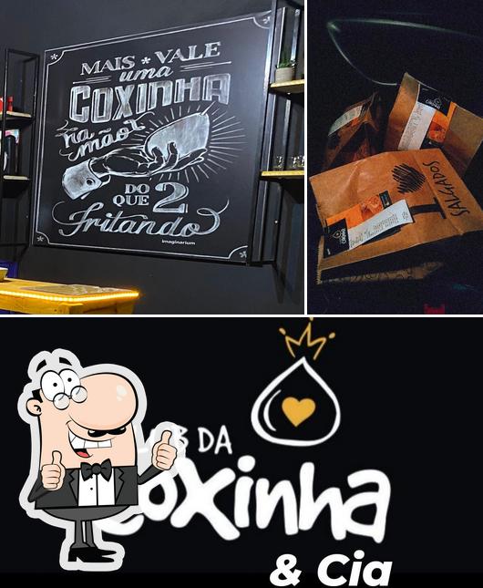 Look at this image of Club da Coxinha & Cia