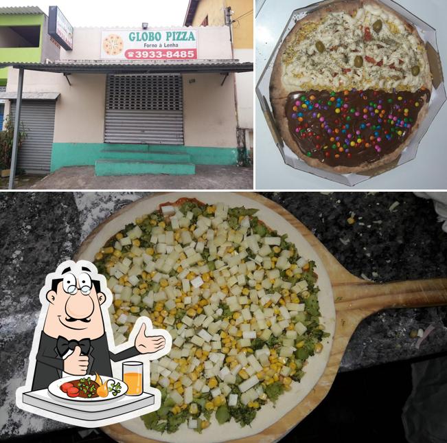 A foto a Globo Pizza’s comida e exterior