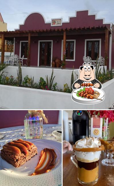 Esta é a foto mostrando comida e interior no Flor da Vila Café