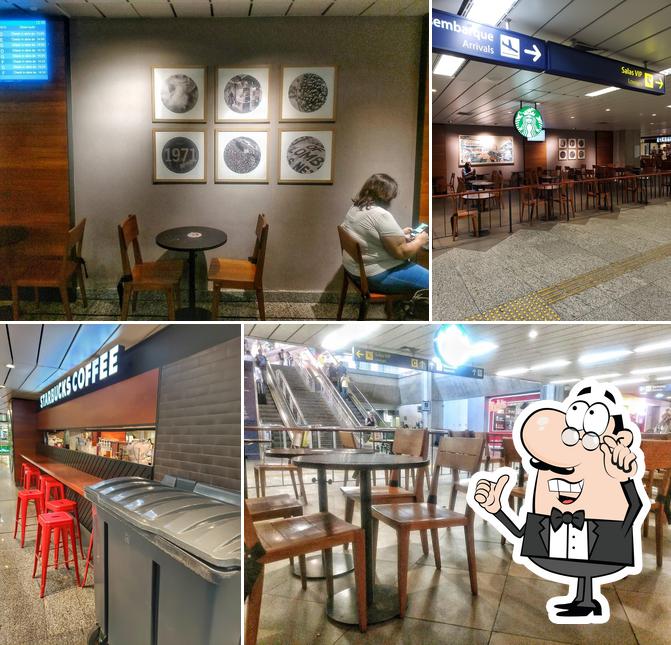 O interior do Starbucks