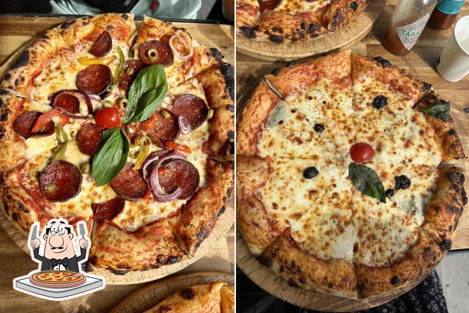 A La piazza, vous pouvez profiter des pizzas