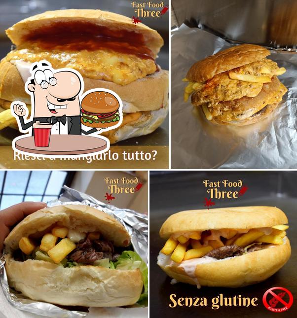 Ordina un hamburger a Fast Food Three Da Roberto Via capitano Bellieni