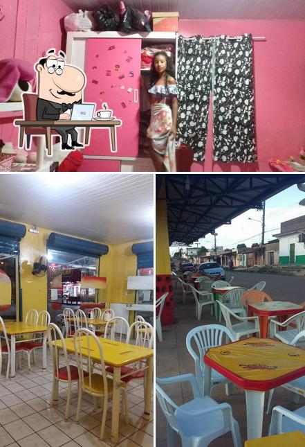 O interior do Girafinhas Hamburgueria